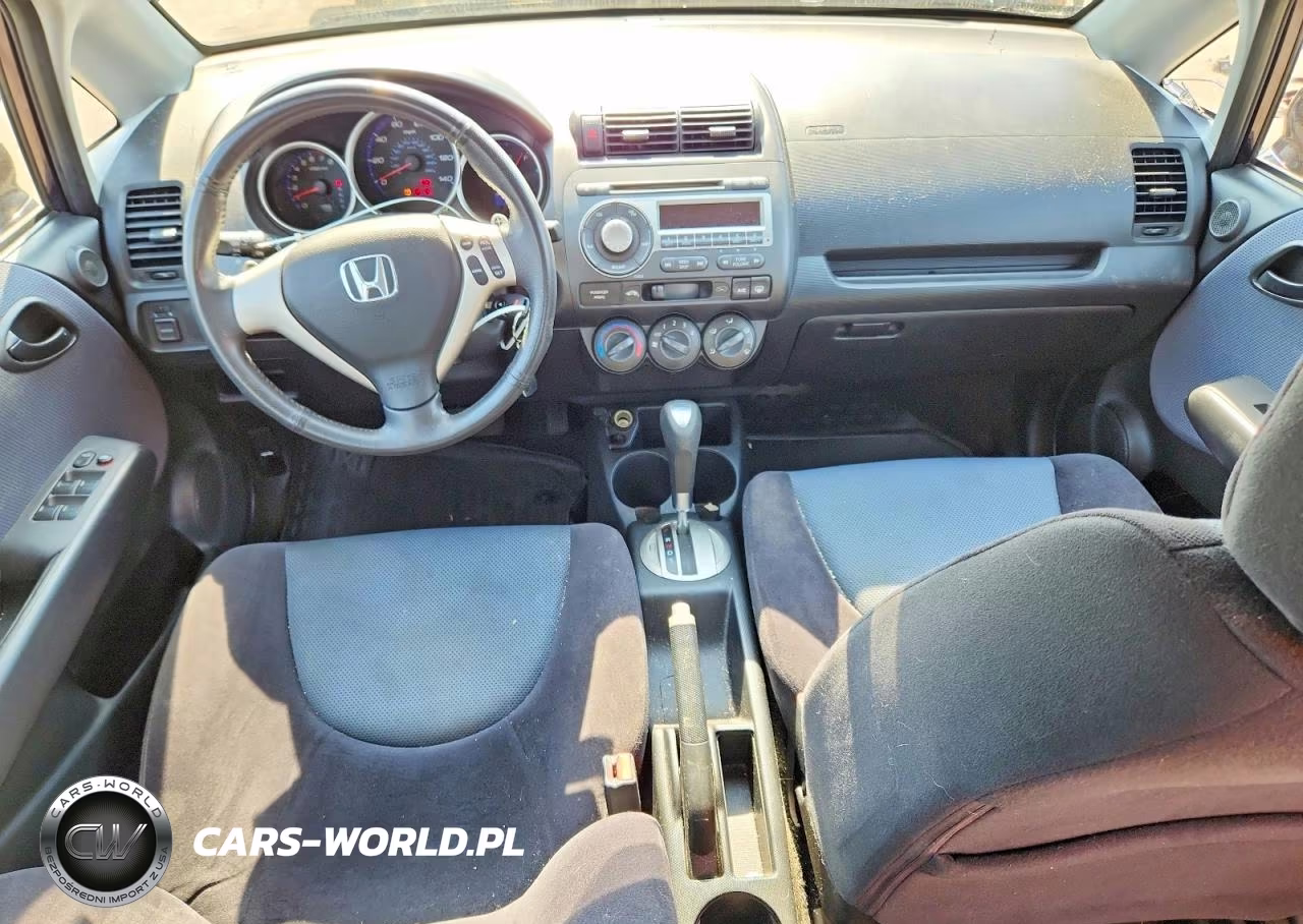2008 Honda Fit Sport VIN:JHMGD38648S074243 - 8