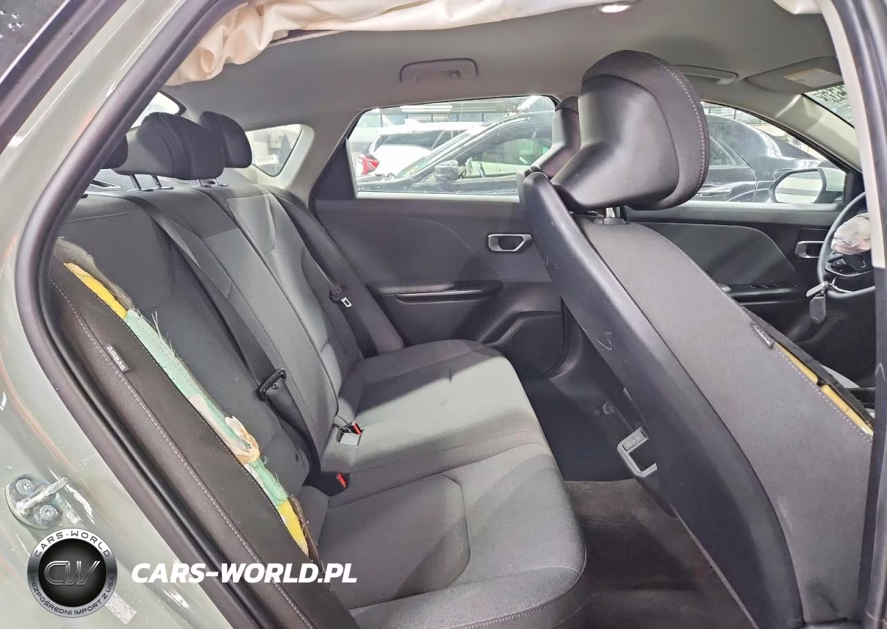 2025 Kia K4 Lxs VIN:3KPFT4DE8SE111341 - 10