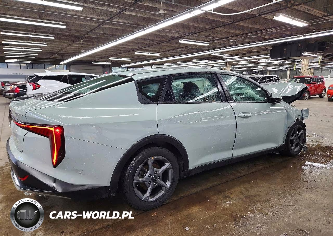 2025 Kia K4 Lxs VIN:3KPFT4DE8SE111341 - 3