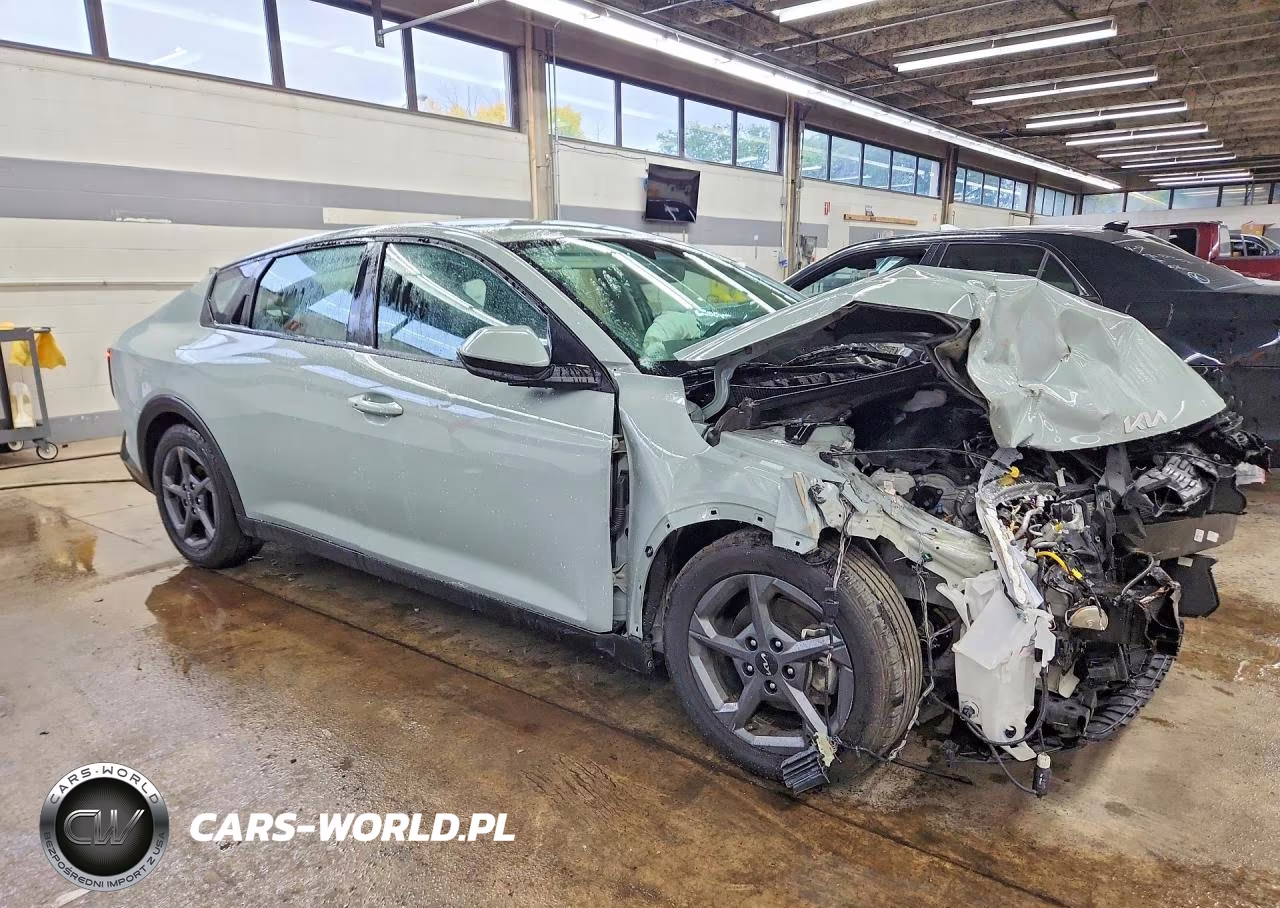 2025 Kia K4 Lxs VIN:3KPFT4DE8SE111341 - 4