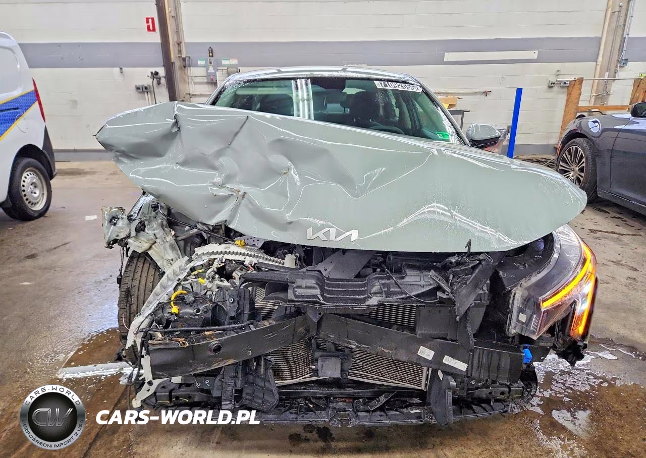 2025 Kia K4 Lxs VIN:3KPFT4DE8SE111341 - 5