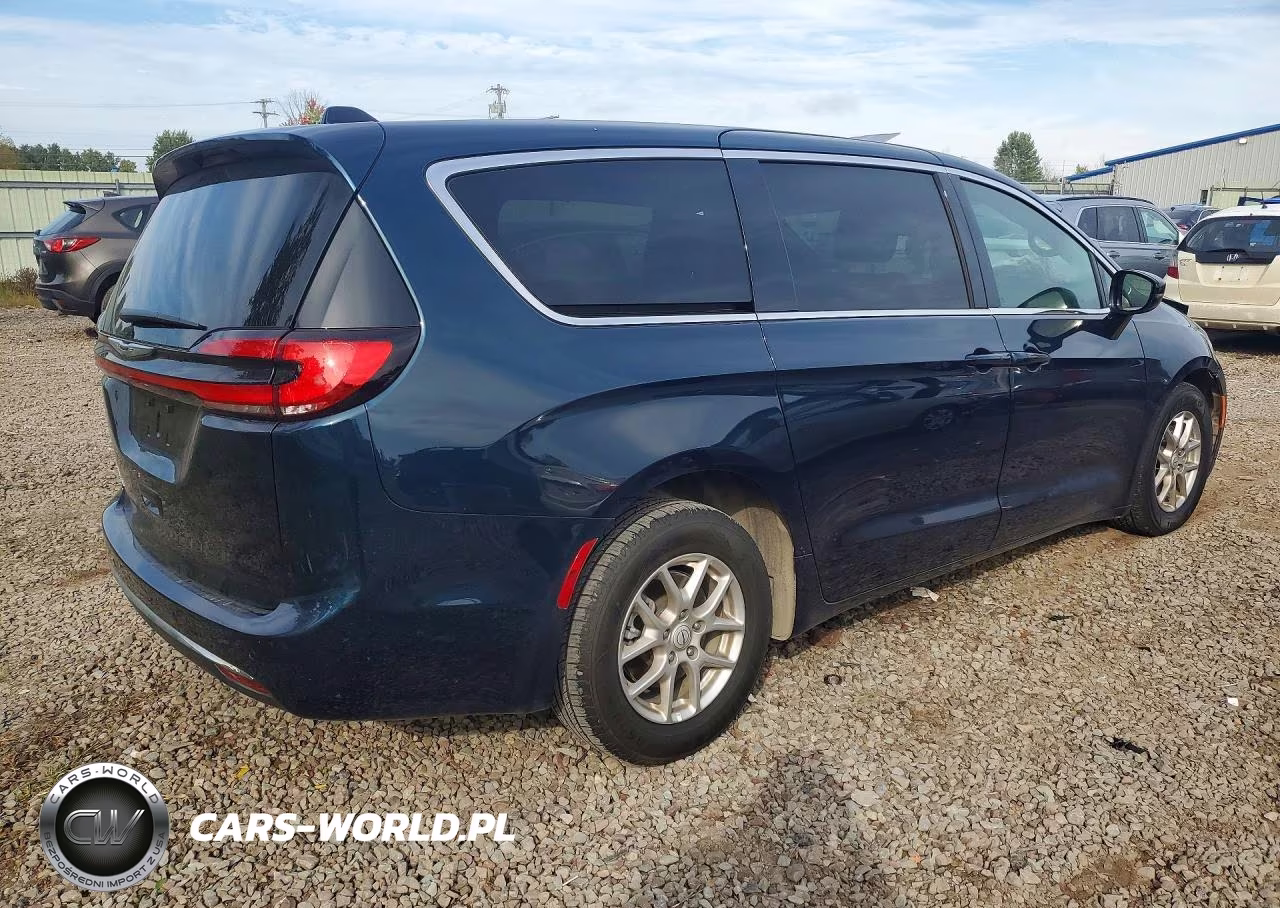 2025 Chrysler Pacifica Select VIN:2C4RC1BG5SR604733 - 3