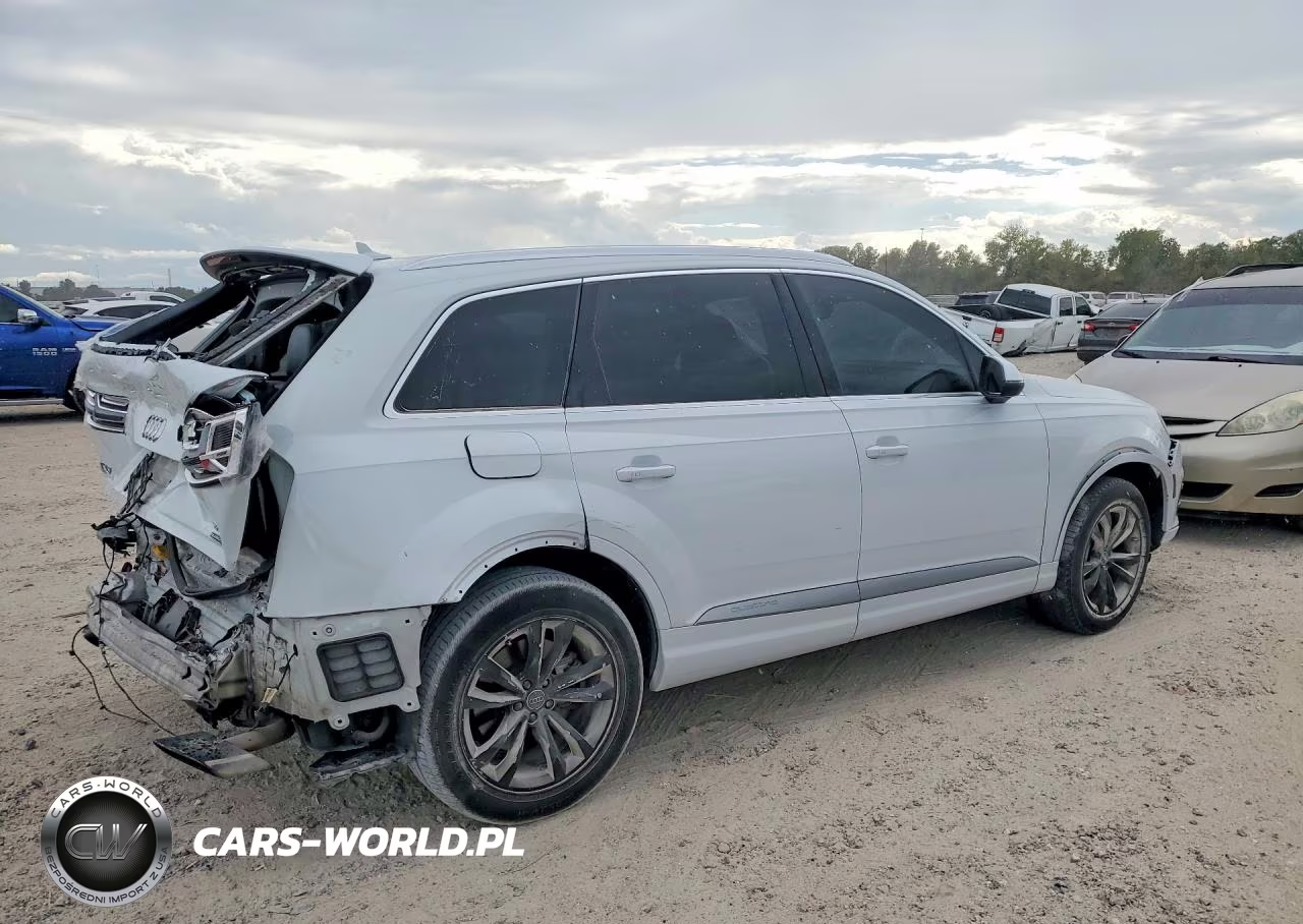 2017 Audi Q7 Premium Plus VIN:WA1LAAF78HD028342 - 3