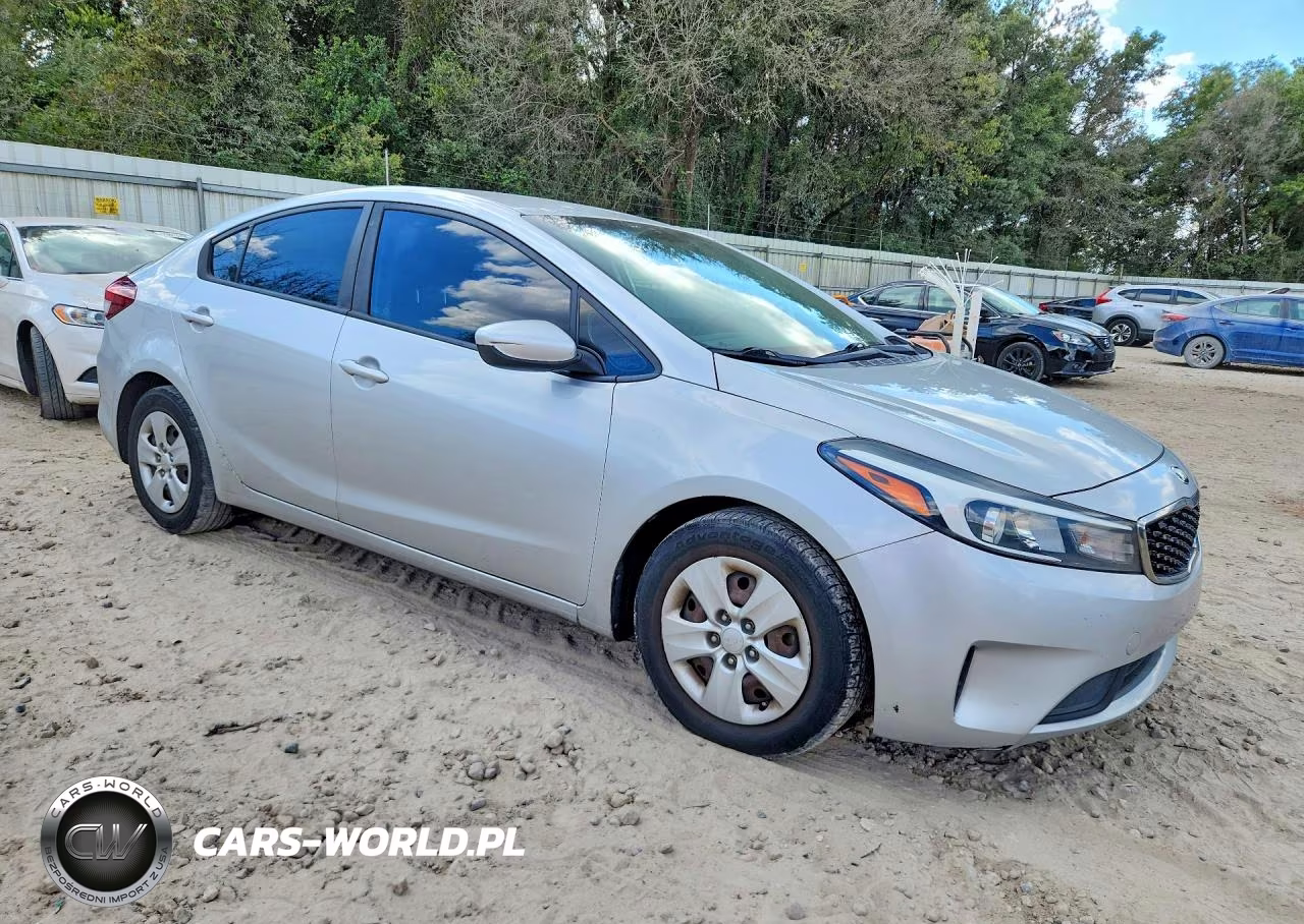 2017 Kia Forte Lx VIN:3KPFL4A72HE118705 - 4