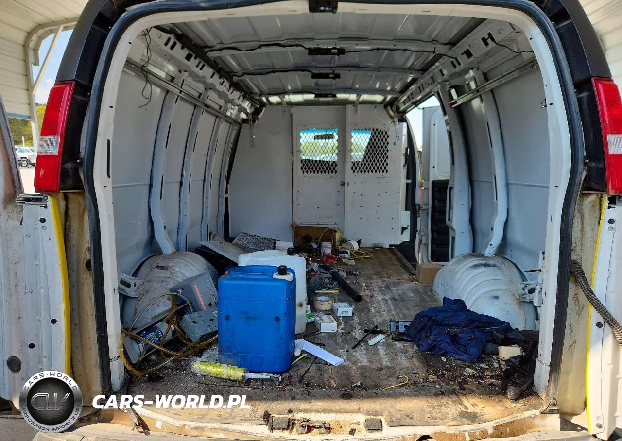 2020 Chevrolet Express G3500 VIN:1GCZGGFG5L1262112 - 10