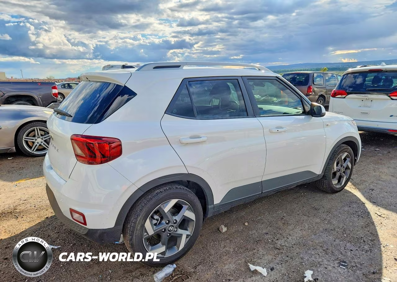 2026 Hyundai Venue Sel VIN:KMHRC8A36TU421798 - 3