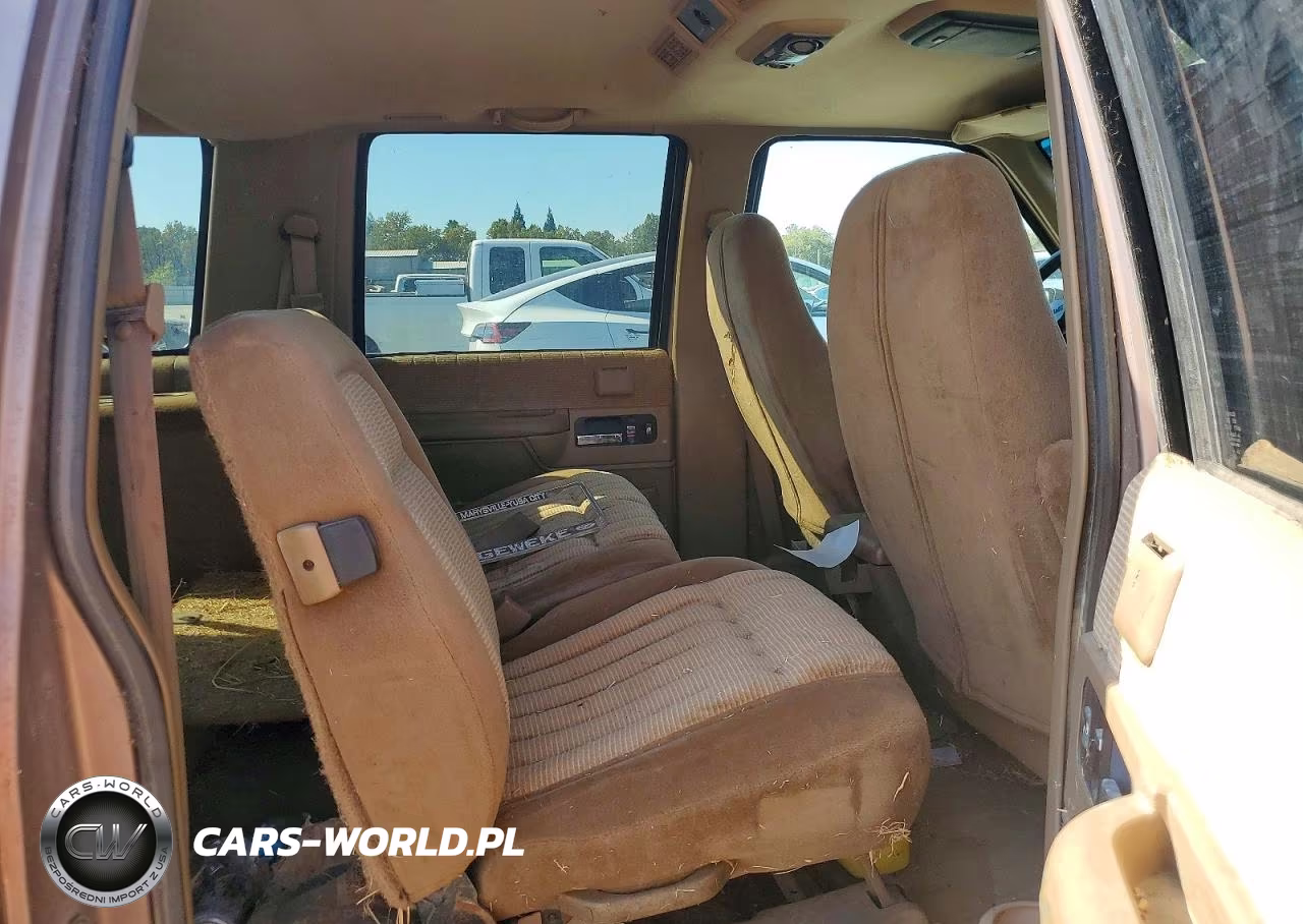 1994 GMC Suburban VIN:1GNFK16K4RJ420863 - 11