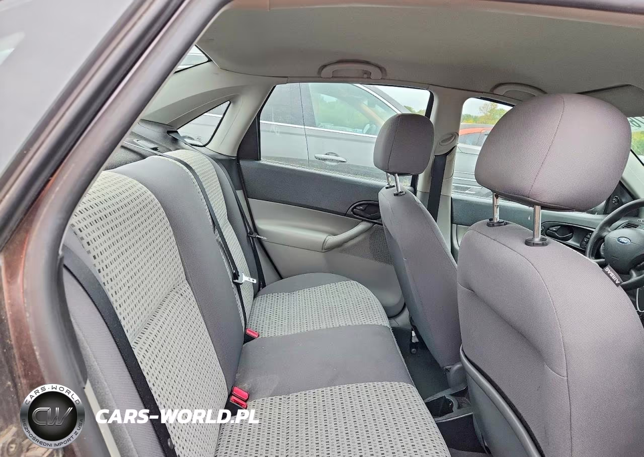 2007 Ford Focus Zx4 VIN:1FAHP34N77W186901 - 10