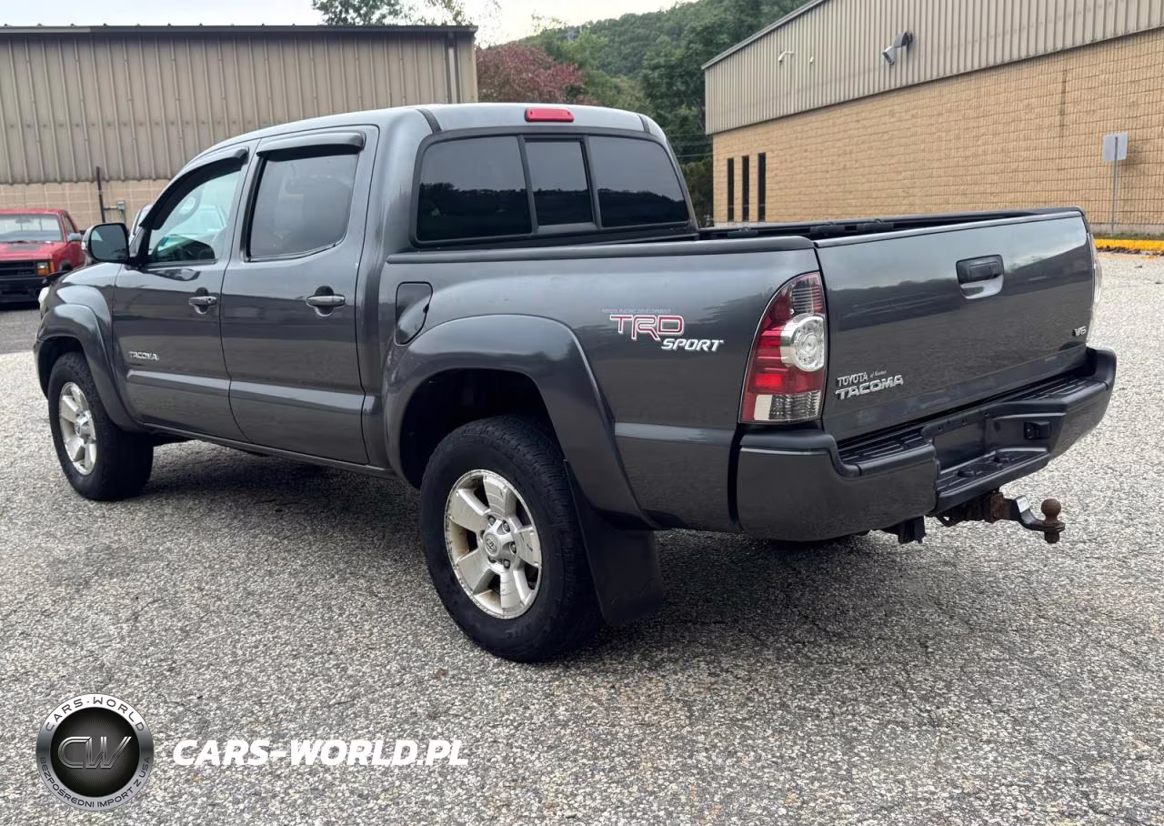 2013 Toyota Tacoma V6 VIN:3TMLU4EN9DM113932 - 3