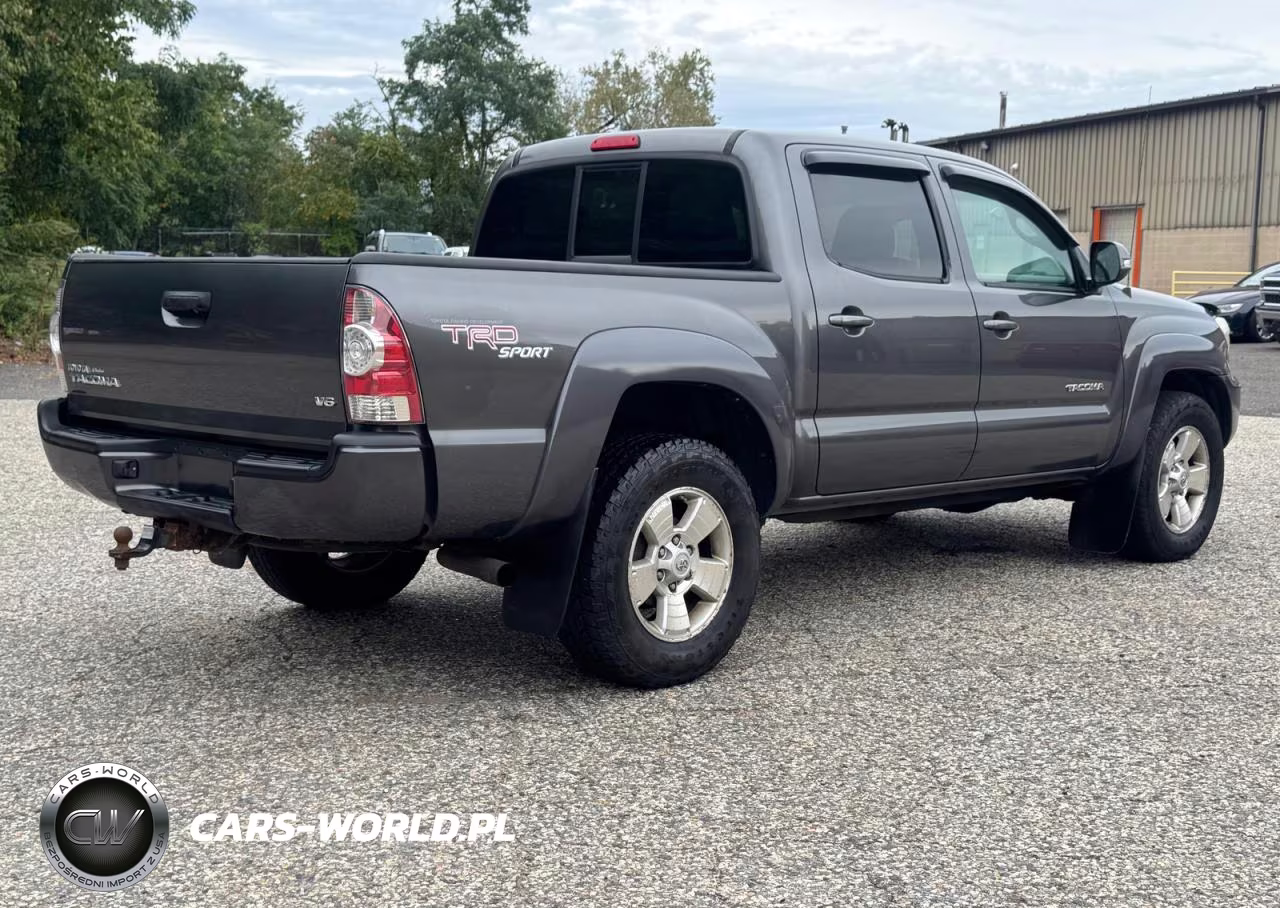 2013 Toyota Tacoma V6 VIN:3TMLU4EN9DM113932 - 4