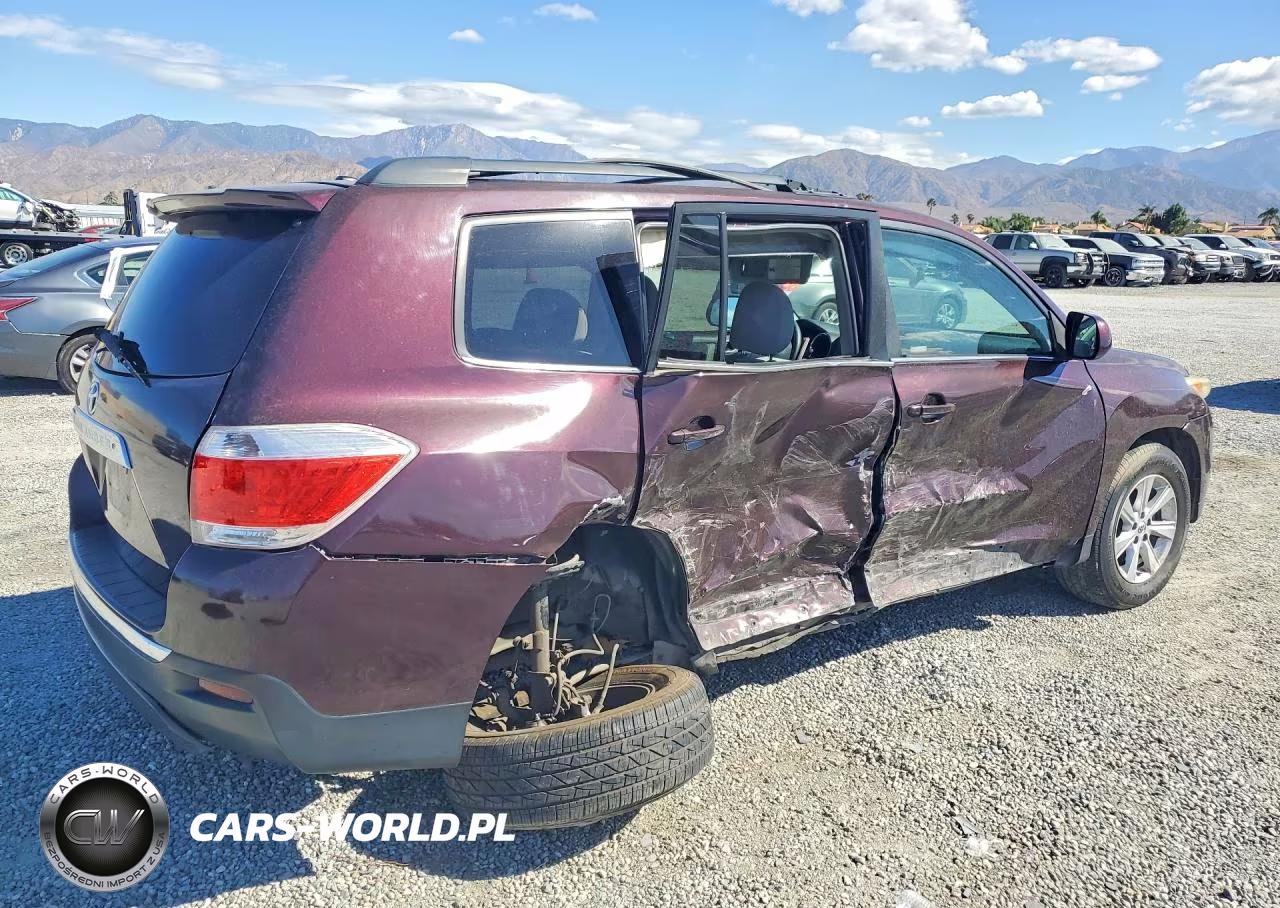 2011 Toyota Highlander Base VIN:5TDZK3EH4BS028739 - 3