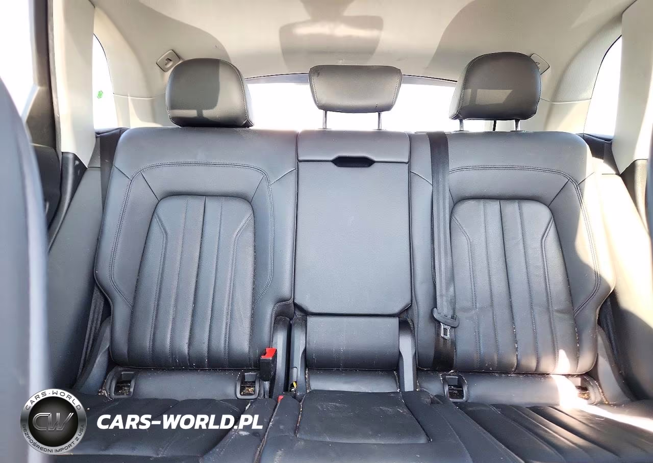 2019 Audi Q5 Premium VIN:WA1ANAFY4K2106087 - 10