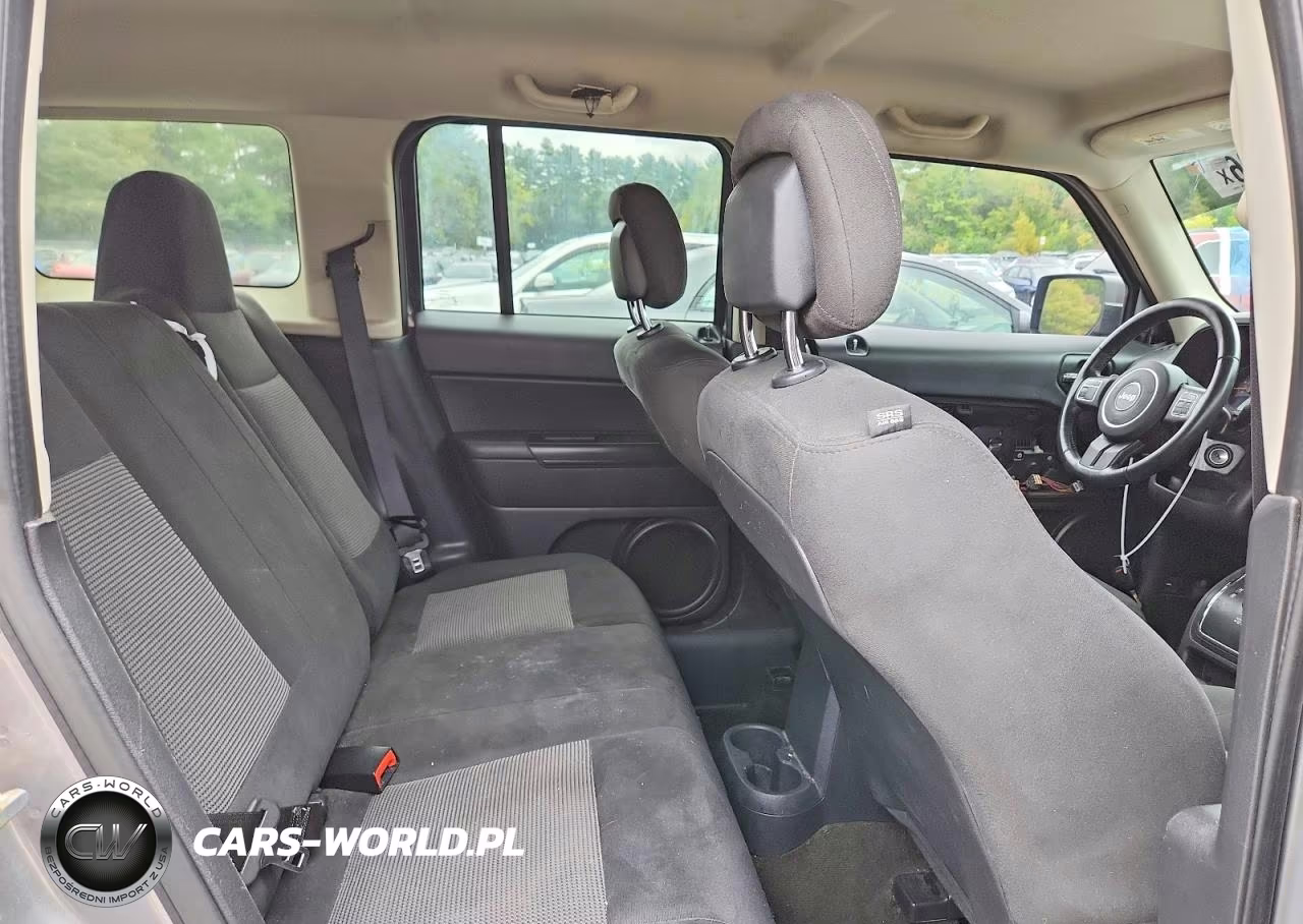 2015 Jeep Patriot Latitude VIN:1C4NJRFB2FD425205 - 11