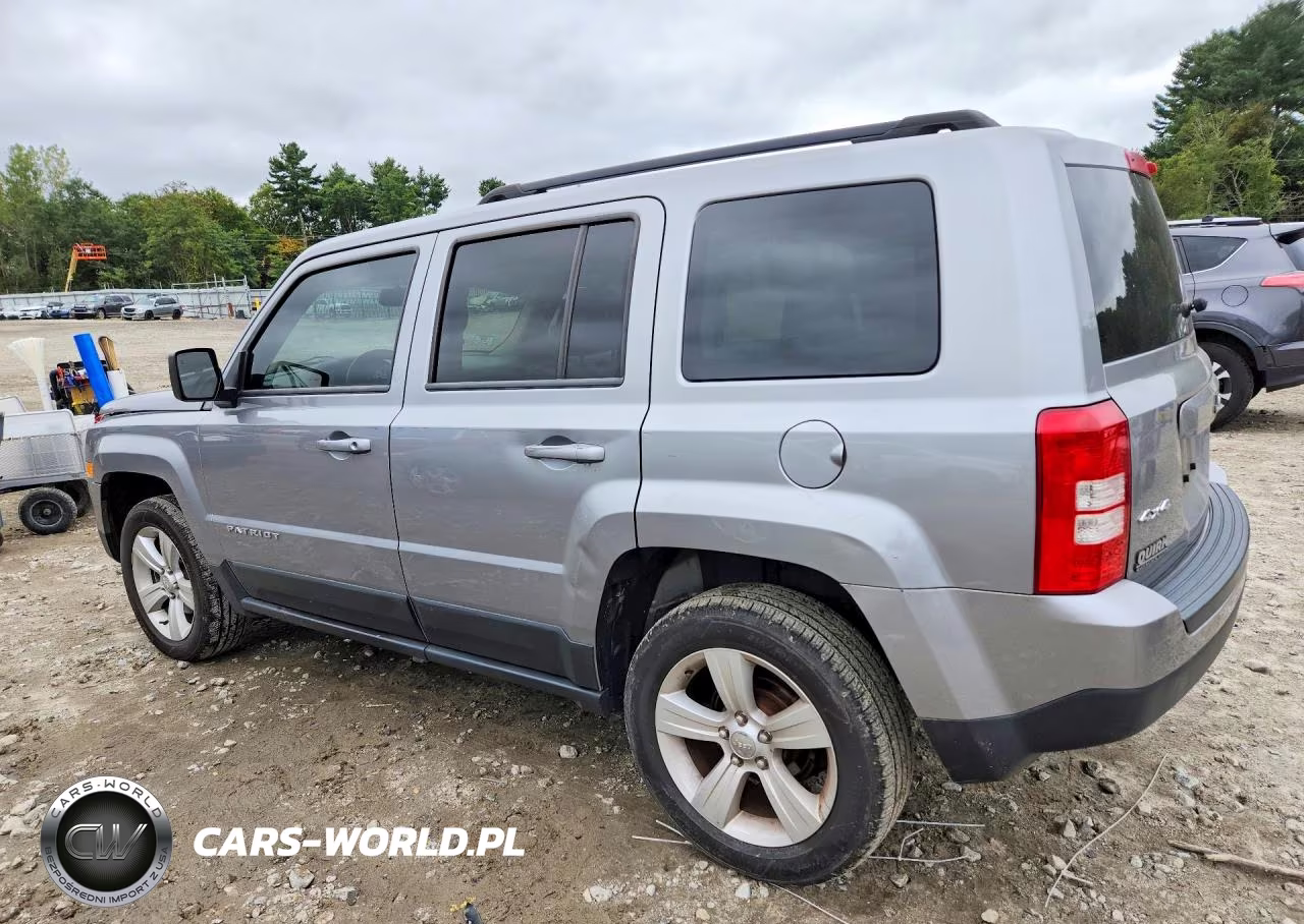 2015 Jeep Patriot Latitude VIN:1C4NJRFB2FD425205 - 2