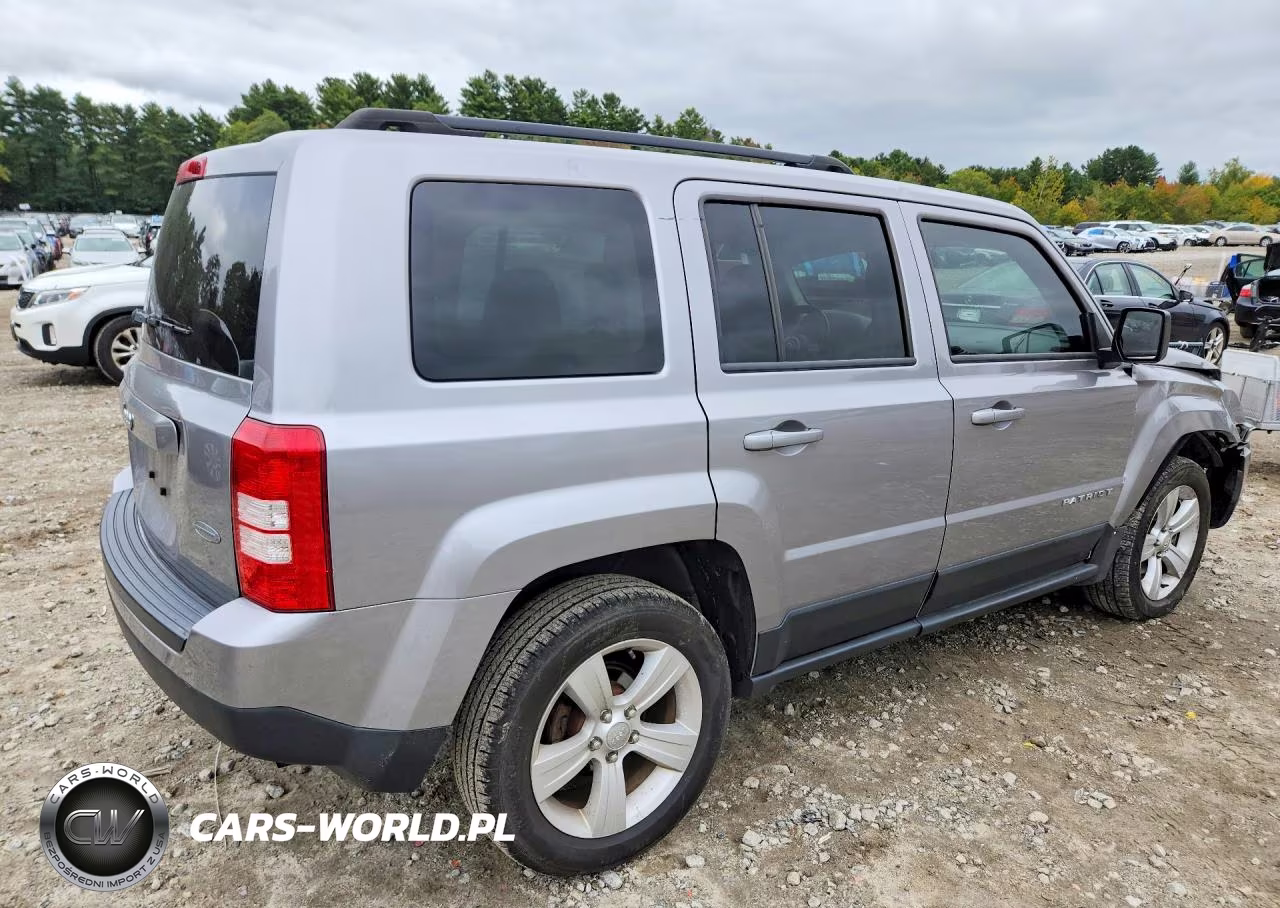 2015 Jeep Patriot Latitude VIN:1C4NJRFB2FD425205 - 3