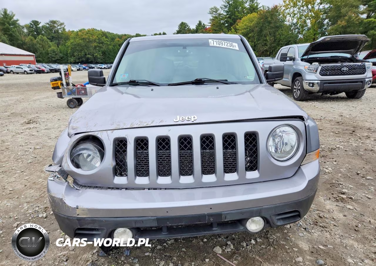 2015 Jeep Patriot Latitude VIN:1C4NJRFB2FD425205 - 5