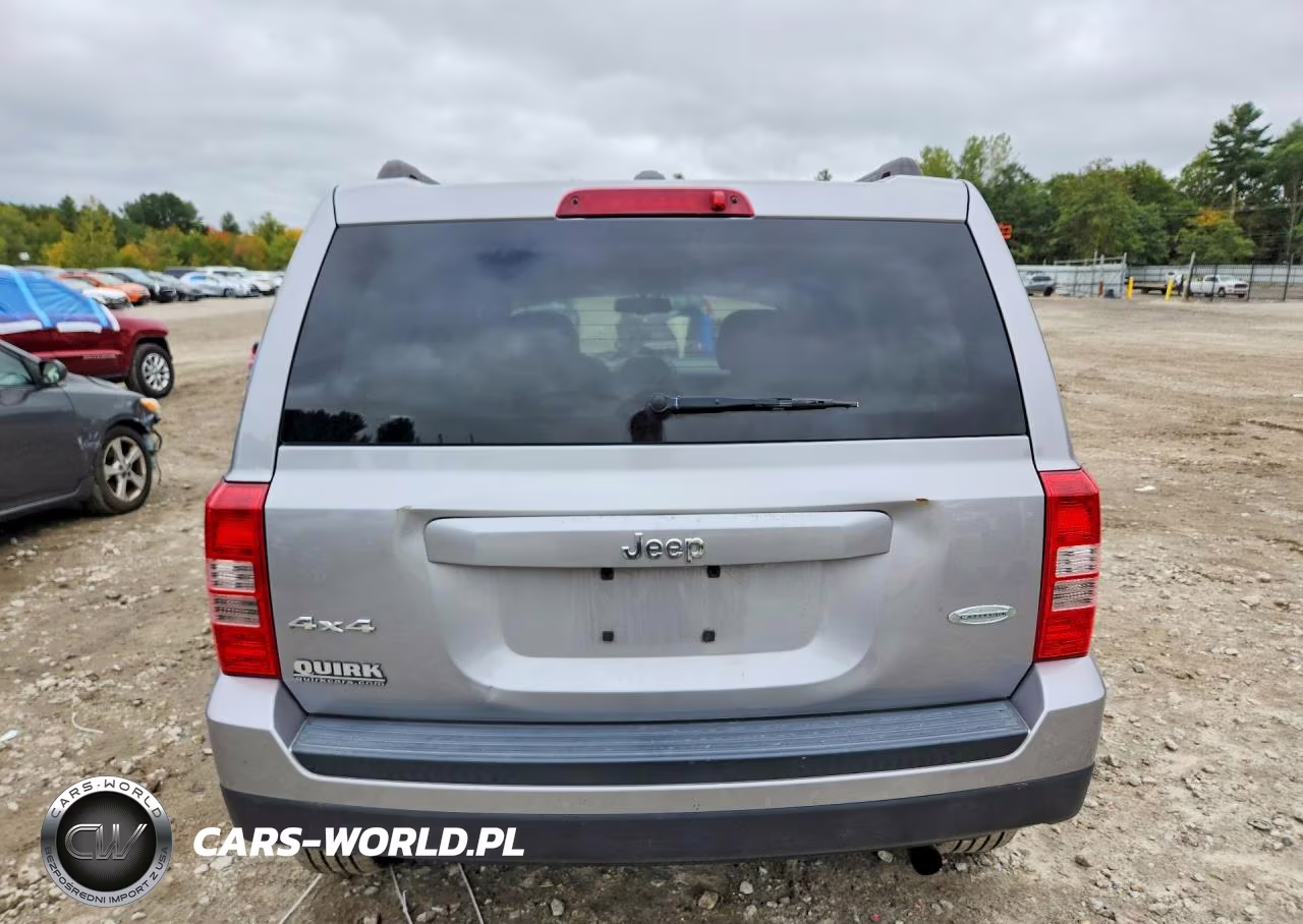 2015 Jeep Patriot Latitude VIN:1C4NJRFB2FD425205 - 6