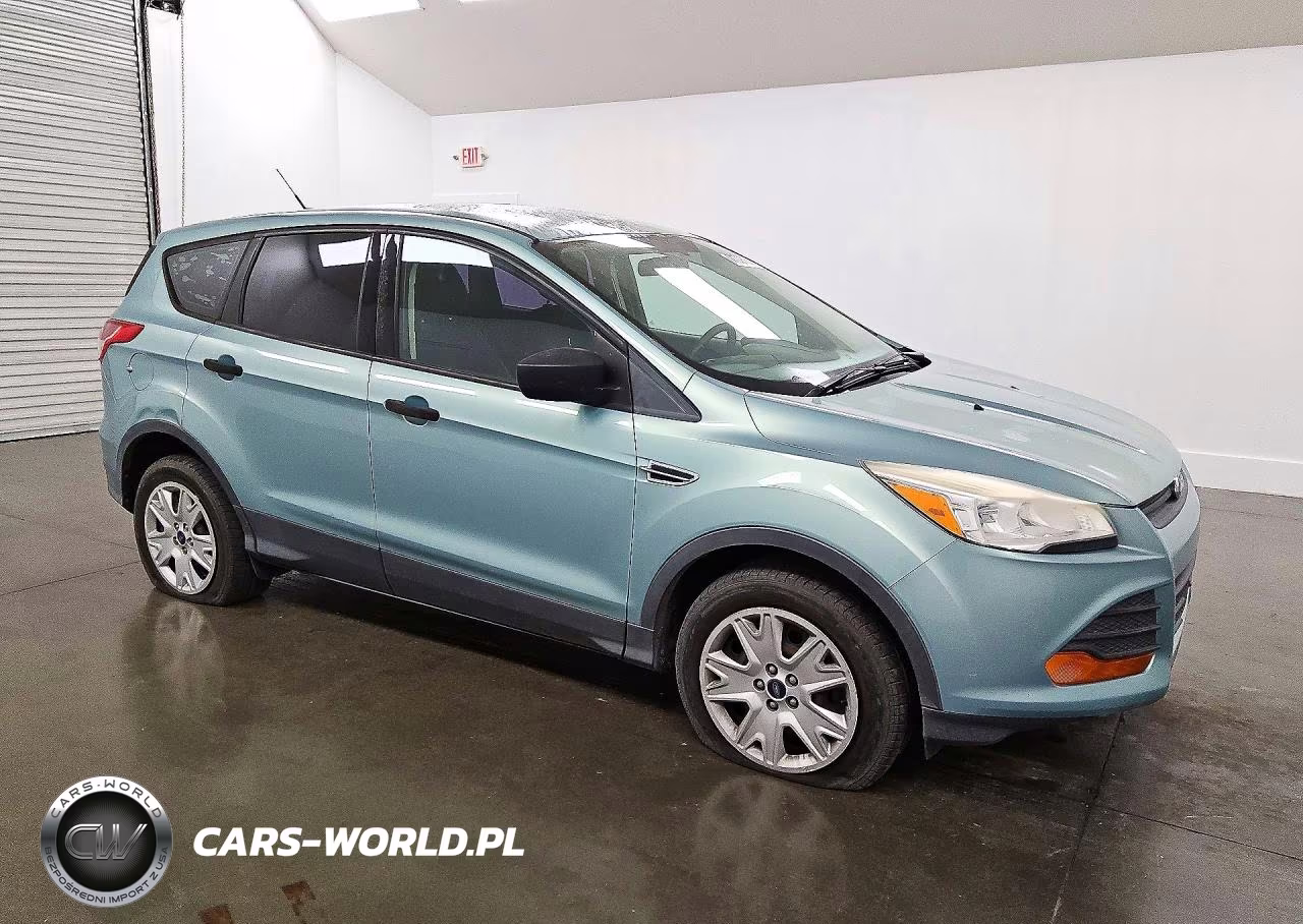 2013 Ford Escape S VIN:1FMCU0F78DUC35763 - 4