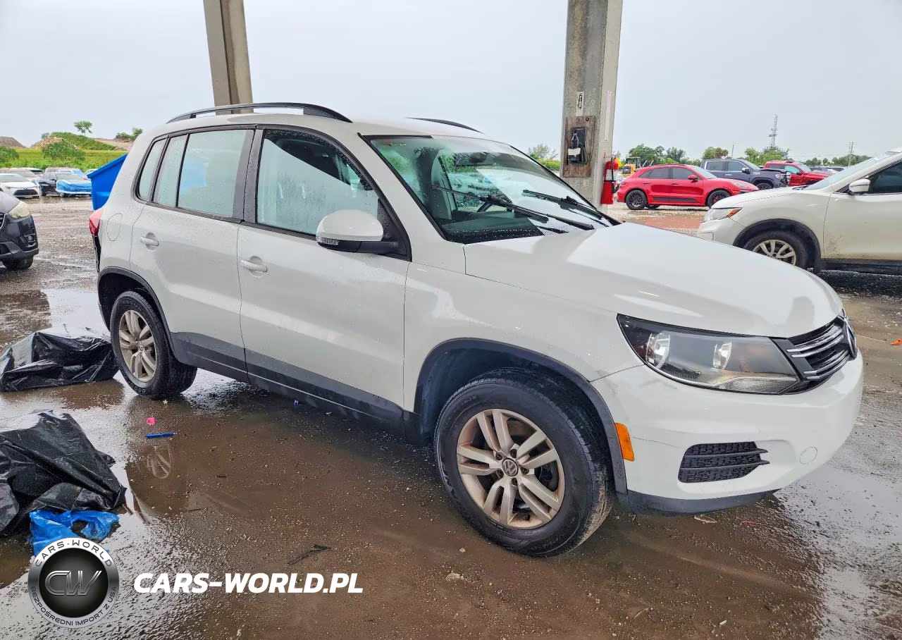 2015 Volkswagen Tiguan S VIN:WVGBV7AX1FW102052 - 4