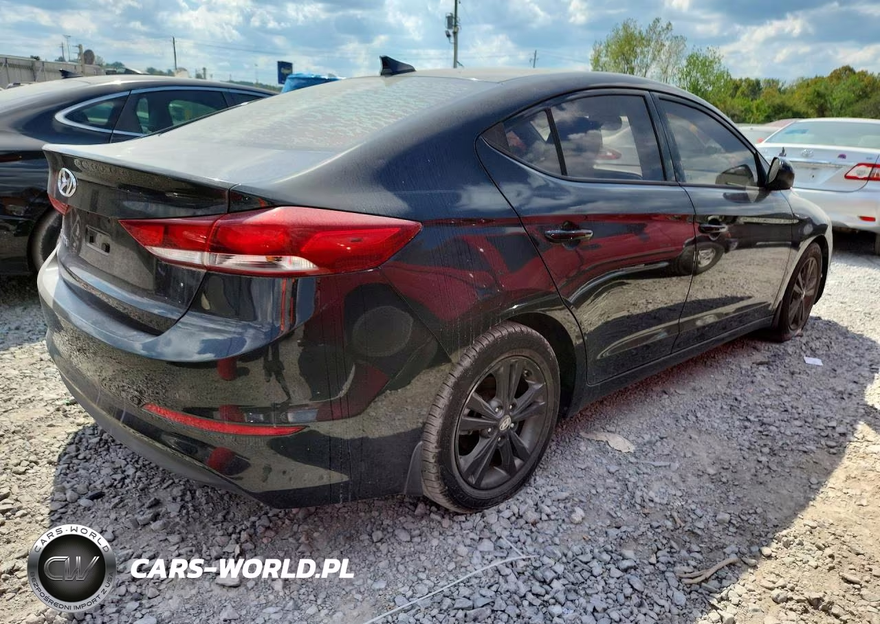 2018 Hyundai Elantra Value Edition VIN:5NPD84LF3JH241136 - 3