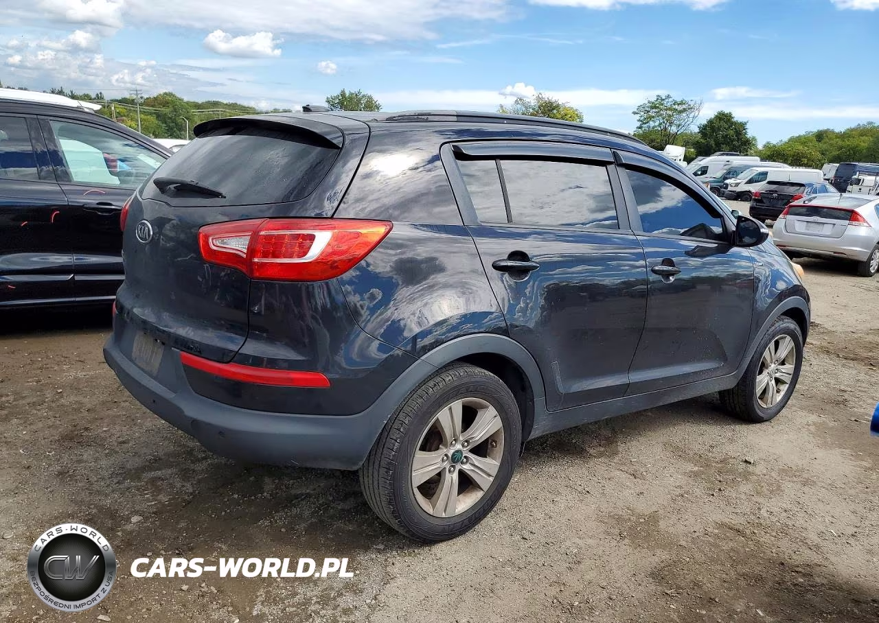 2011 Kia Sportage Lx VIN:KNDPBCA21B7140305 - 3