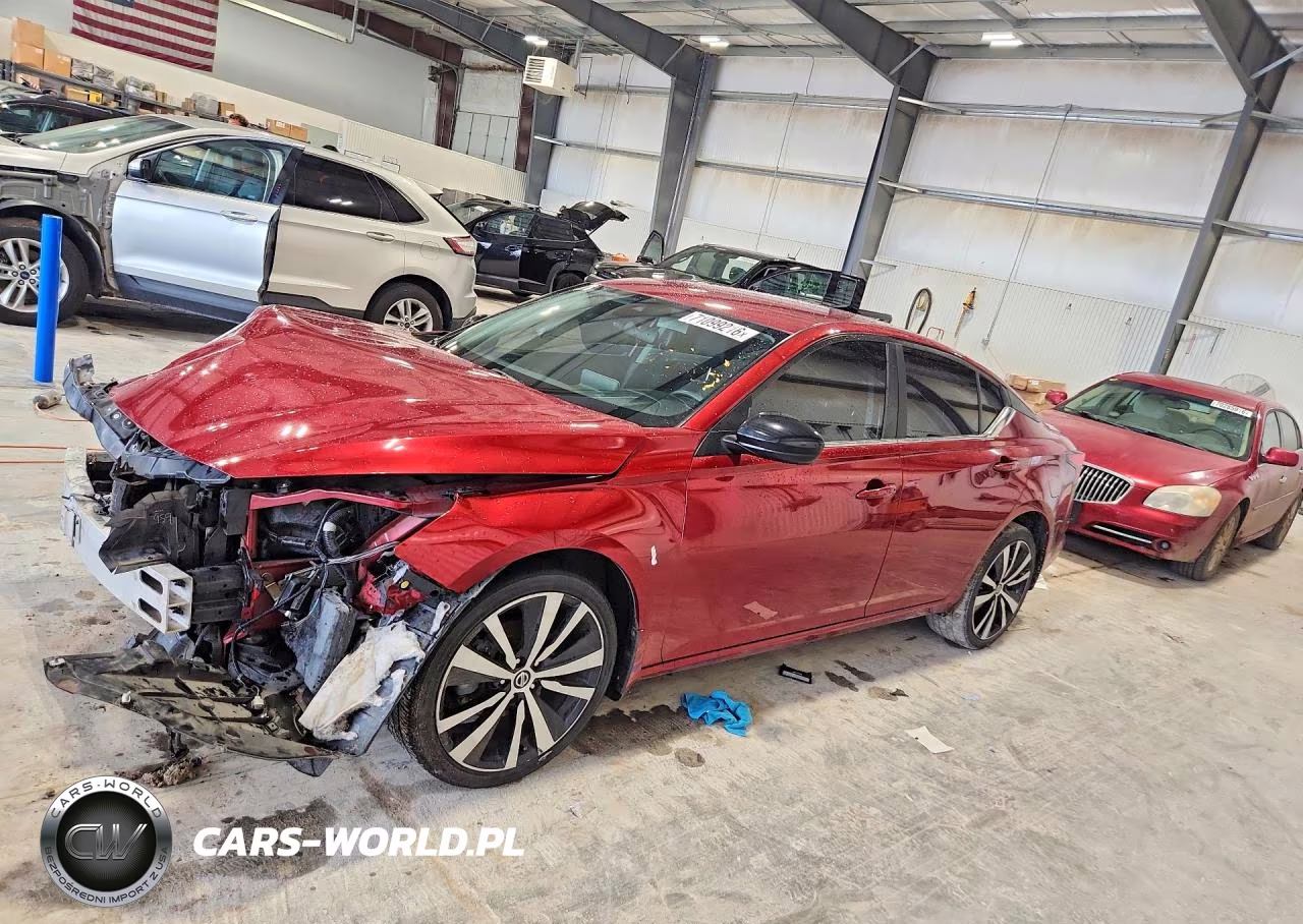 2020 Nissan Altima Sr