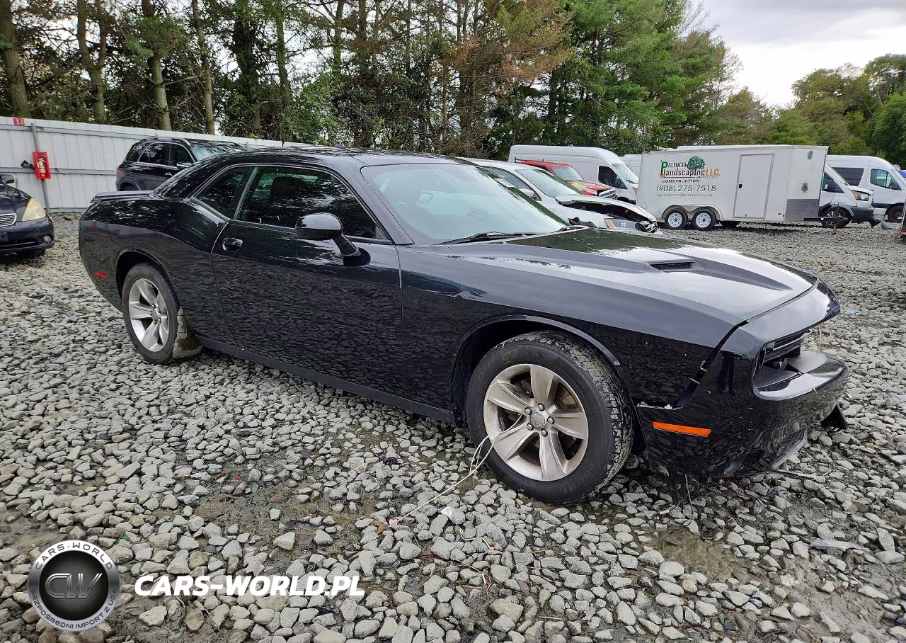 2021 Dodge Challenger Sxt VIN:2C3CDZAG1MH542523 - 4