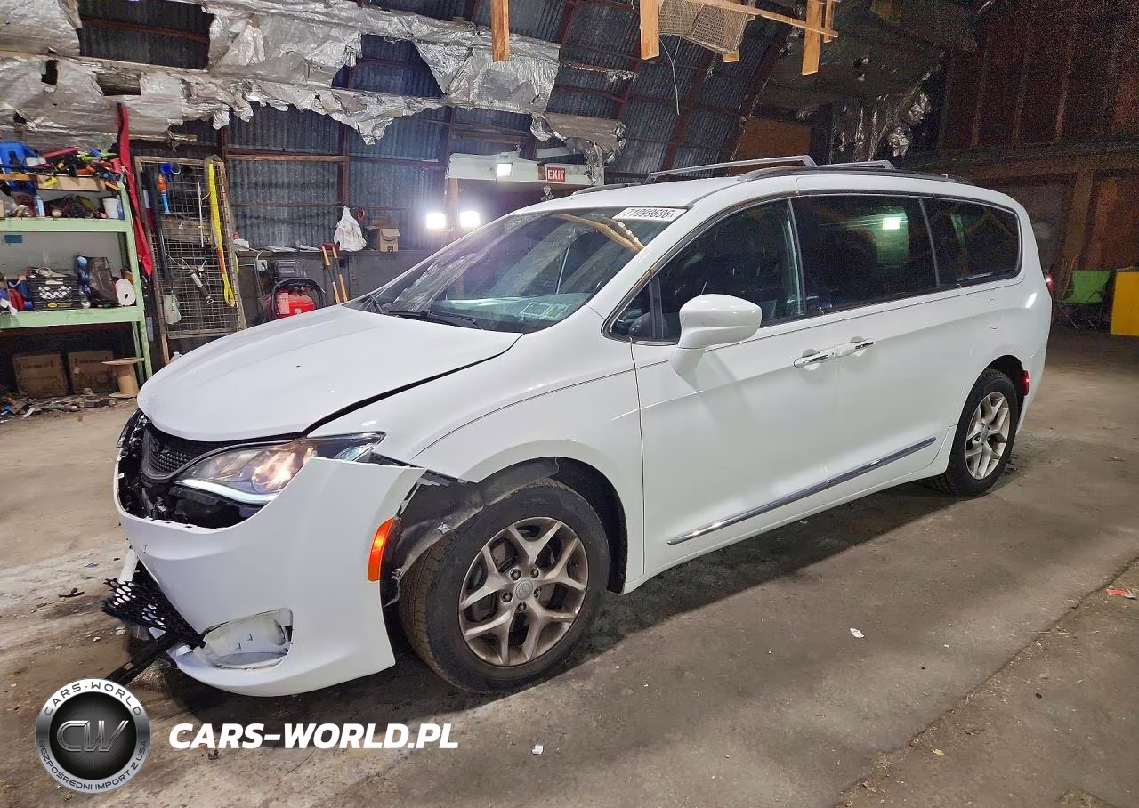 2020 Chrysler Pacifica Touring L