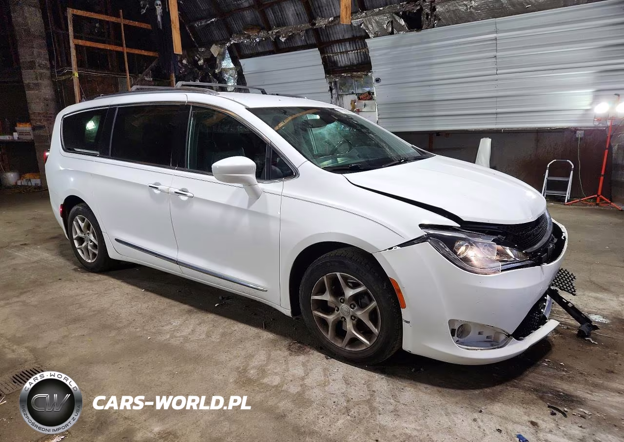 2020 Chrysler Pacifica Touring L VIN:2C4RC1BG0LR106733 - 4