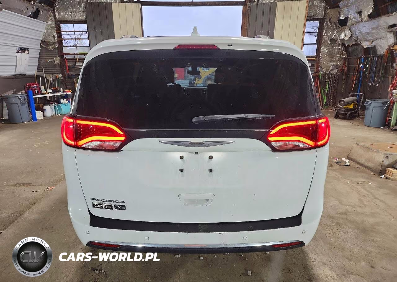 2020 Chrysler Pacifica Touring L VIN:2C4RC1BG0LR106733 - 6