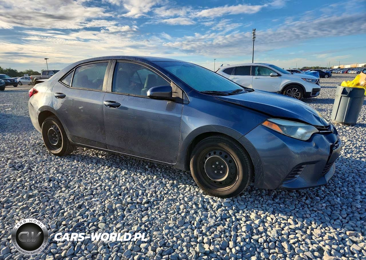 2015 Toyota Corolla Le VIN:2T1BURHE4FC452727 - 4