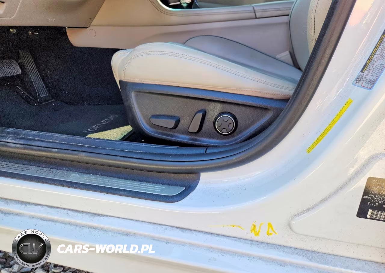 2022 Genesis G70 3.3T Standard VIN:KMTG54TE5NU092772 - 12