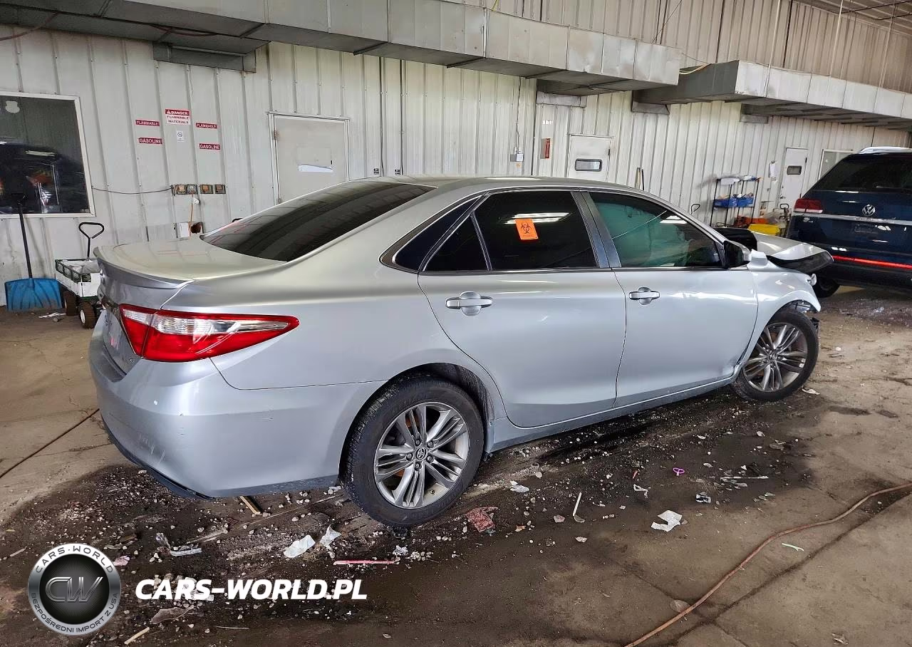 2015 Toyota Camry Se VIN:4T1BF1FK0FU111151 - 3