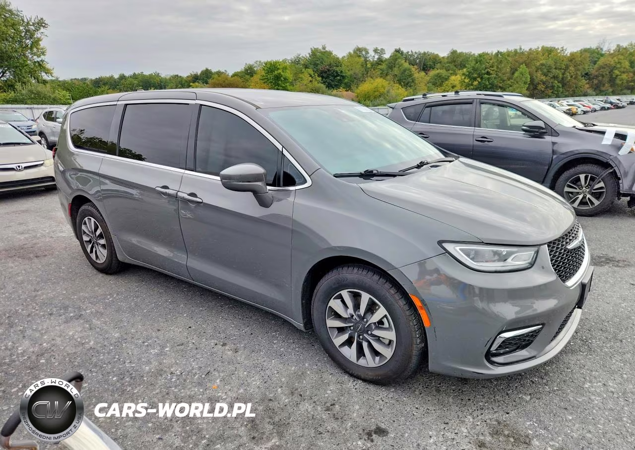2022 Chrysler Pacifica Hybrid Touring L VIN:2C4RC1L74NR161168 - 4