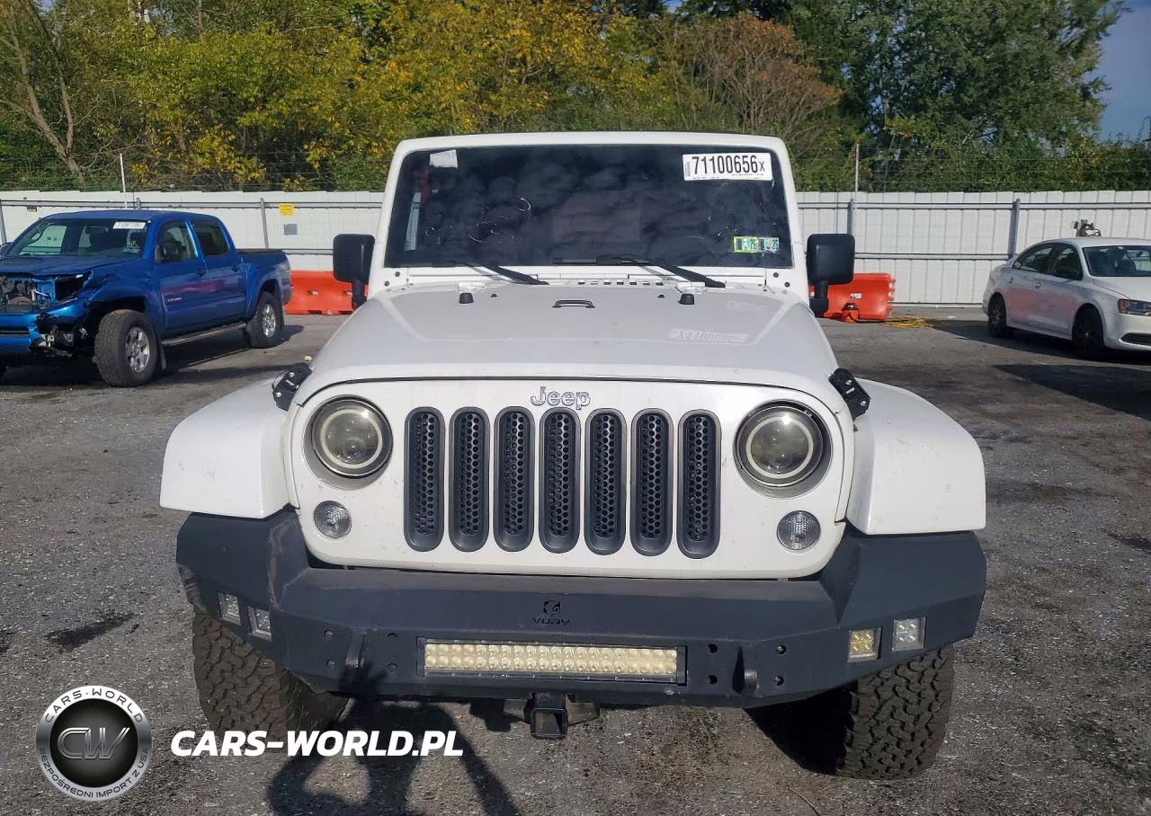 2016 Jeep Wrangler Unlimited Sahara VIN:1C4BJWEG6GL199367 - 5