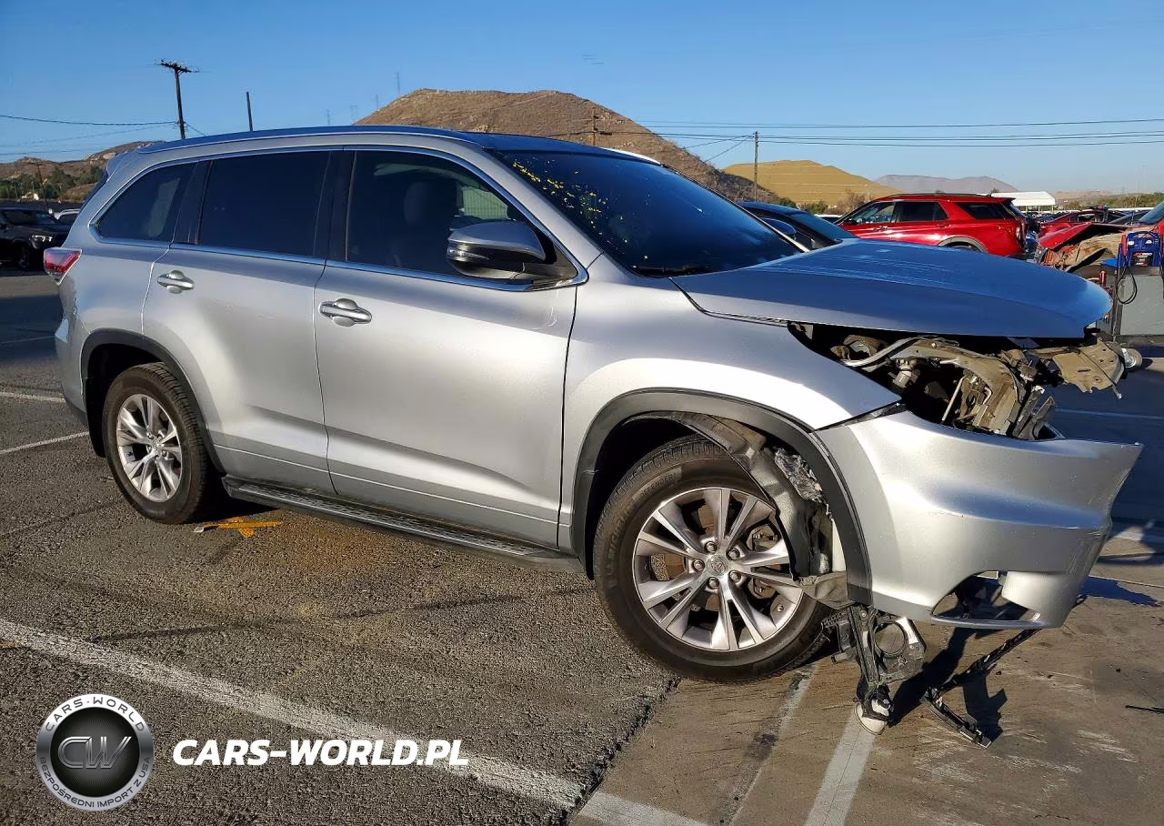 2015 Toyota Highlander Xle VIN:5TDKKRFH0FS070026 - 4