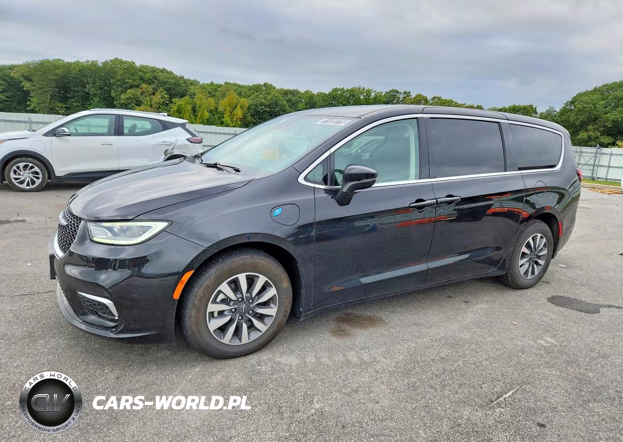 2023 Chrysler Pacifica Hybrid Touring L VIN:2C4RC1L72PR631331 - 1