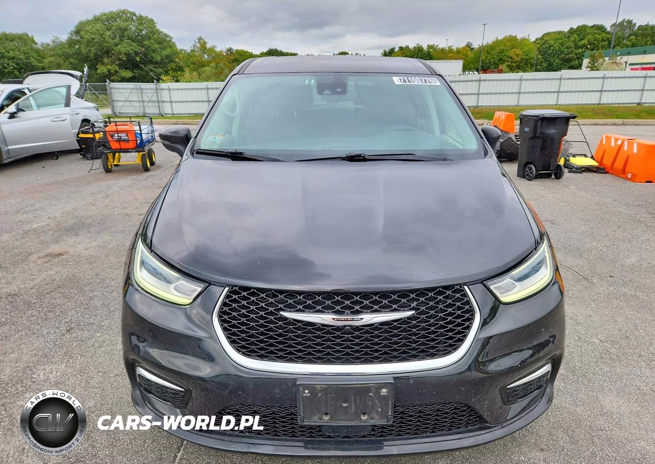 2023 Chrysler Pacifica Hybrid Touring L VIN:2C4RC1L72PR631331 - 5