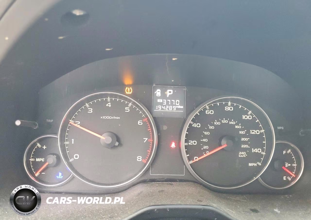 2014 Subaru Outback 2.5I Premium VIN:4S4BRBCC7E3241121 - 9