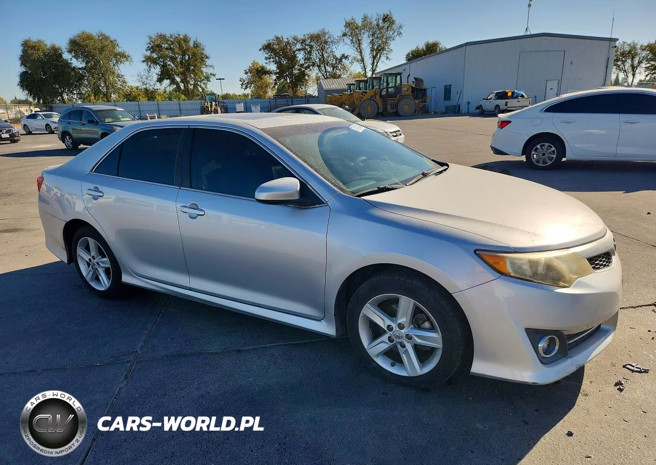 2013 Toyota Camry Se VIN:4T1BF1FK3DU660792 - 4
