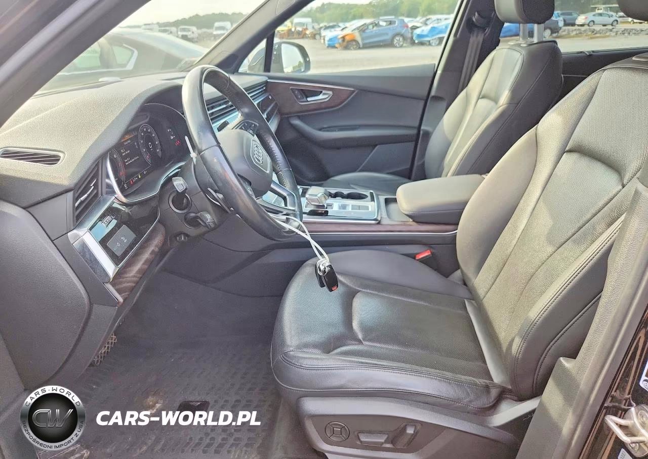 2020 Audi Q7 Premium Plus VIN:WA1LJAF71LD009995 - 7