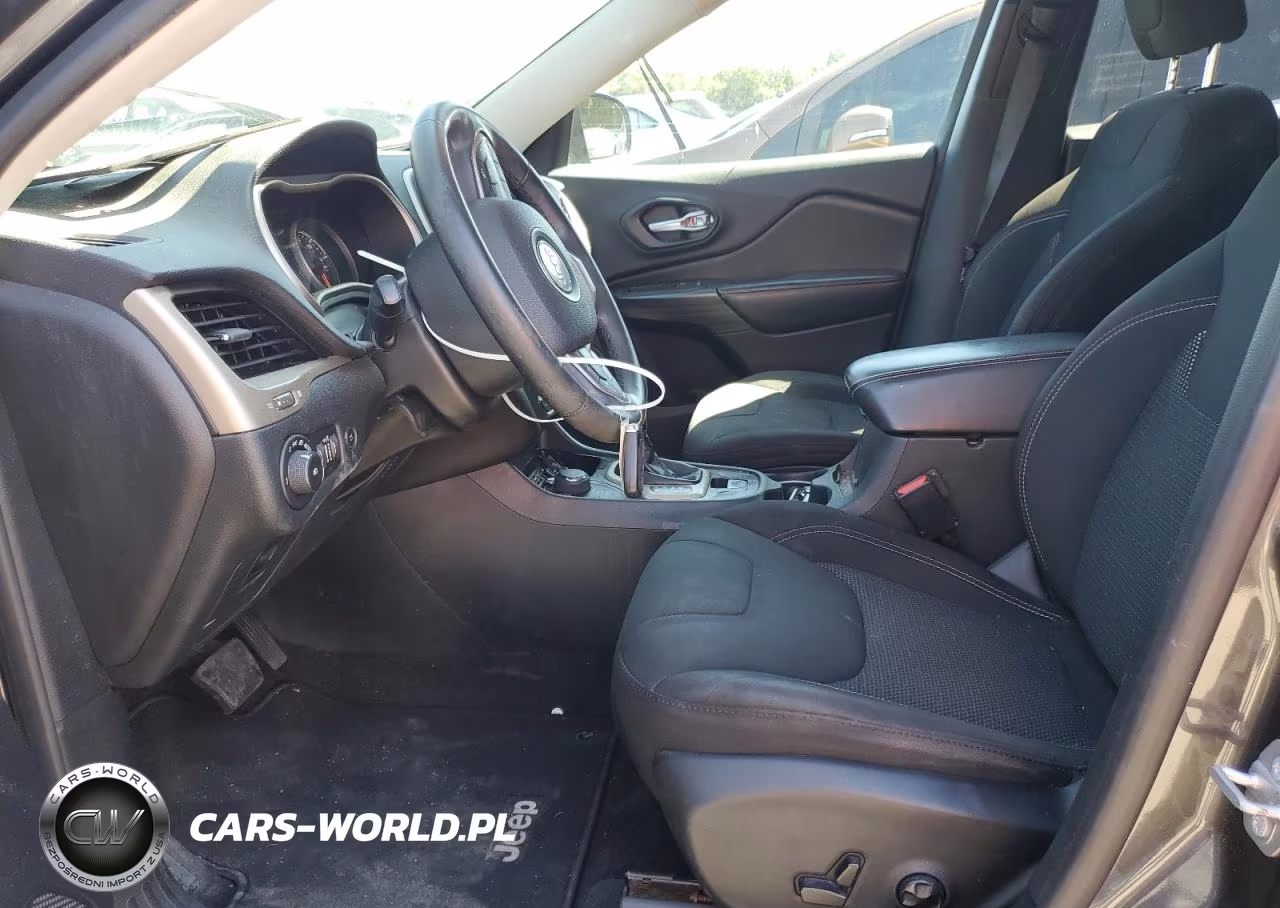 2016 Jeep Cherokee Latitude VIN:1C4PJMCB5GW293059 - 7