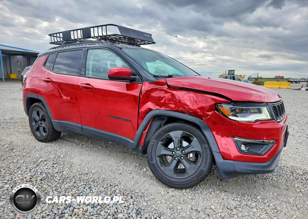 2019 Jeep Compass Latitude VIN:3C4NJDBB7KT753992 - 4