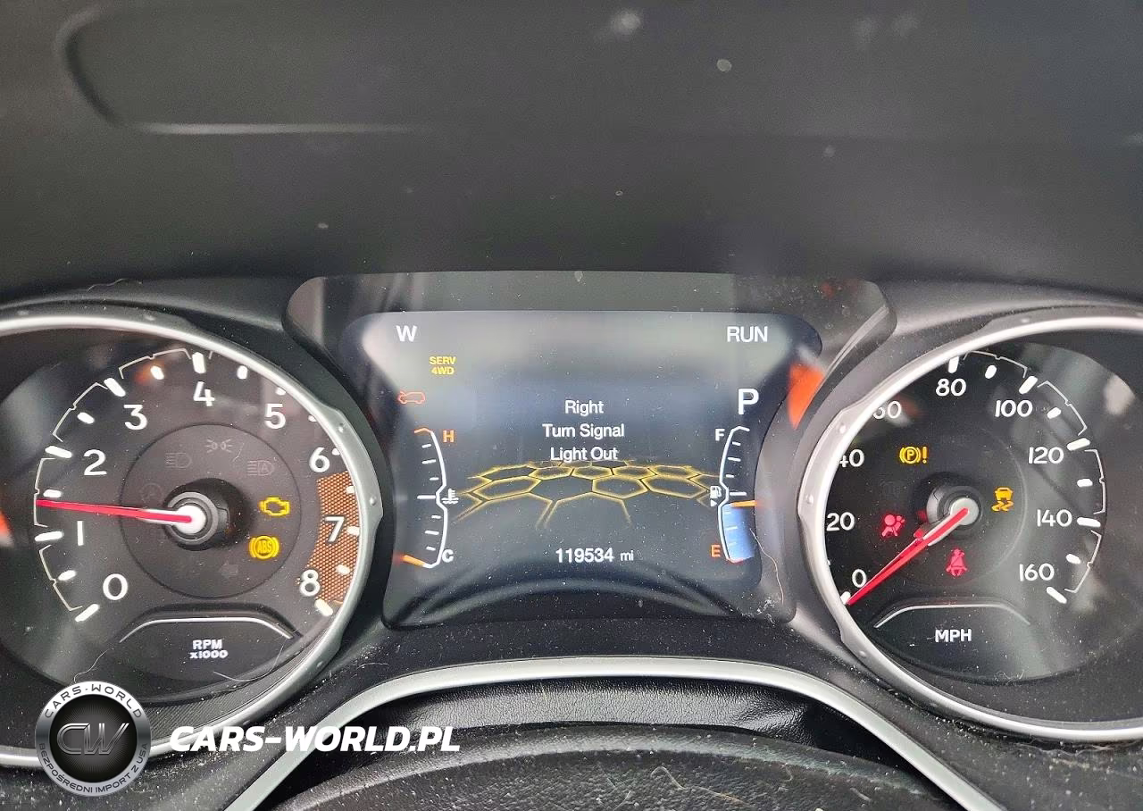 2019 Jeep Compass Latitude VIN:3C4NJDBB7KT753992 - 9