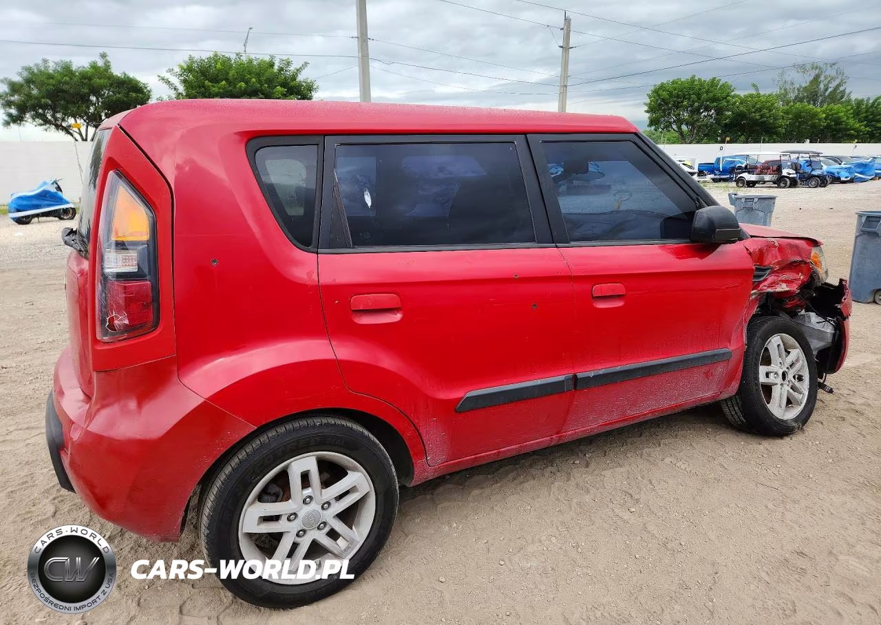 2010 Kia Soul + VIN:KNDJT2A27A7149084 - 3