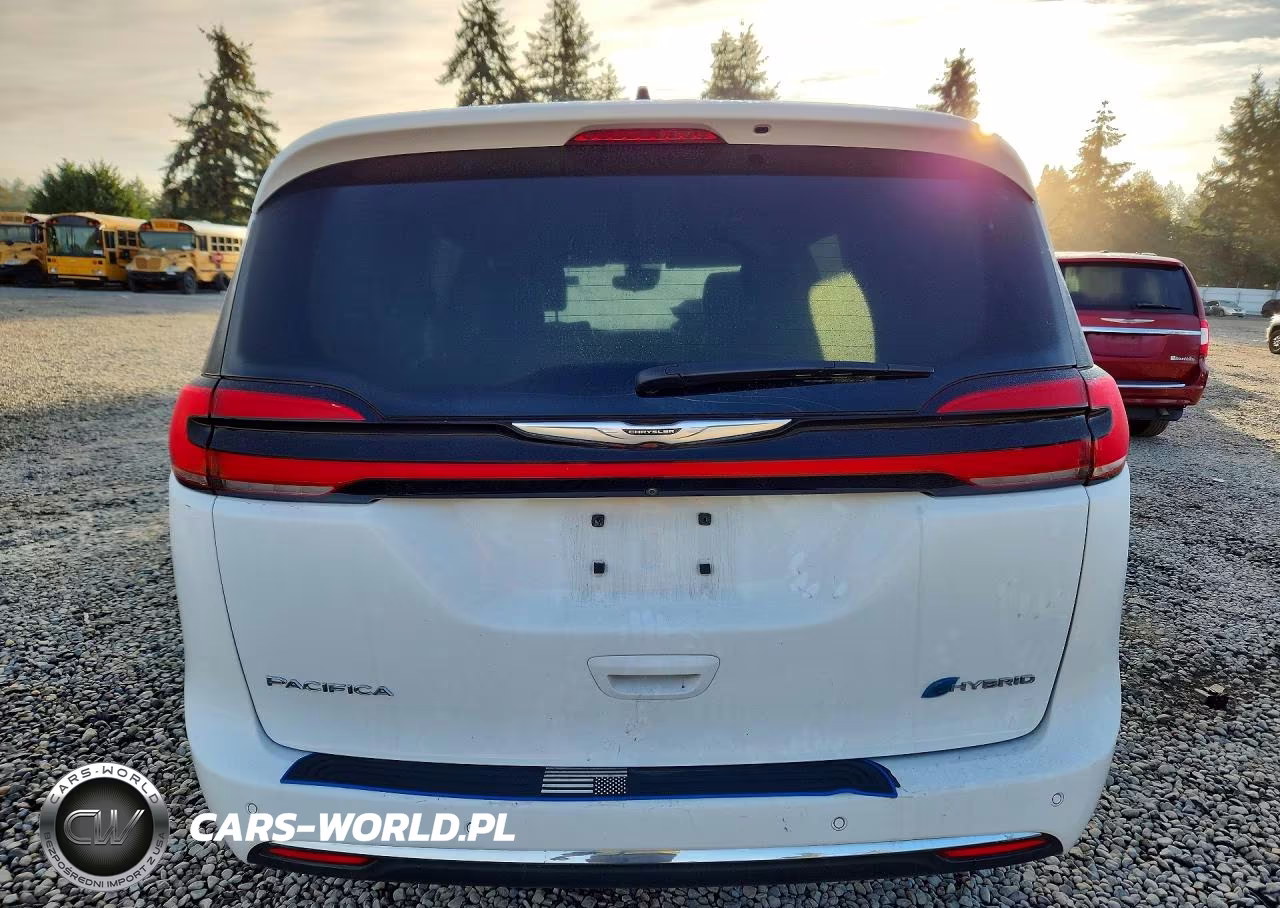 2023 Chrysler Pacifica Hybrid Touring L VIN:2C4RC1L73PR622525 - 6