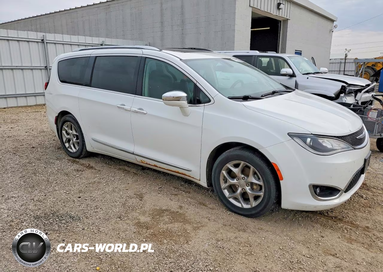 2018 Chrysler Pacifica Limited VIN:2C4RC1GG6JR274009 - 4