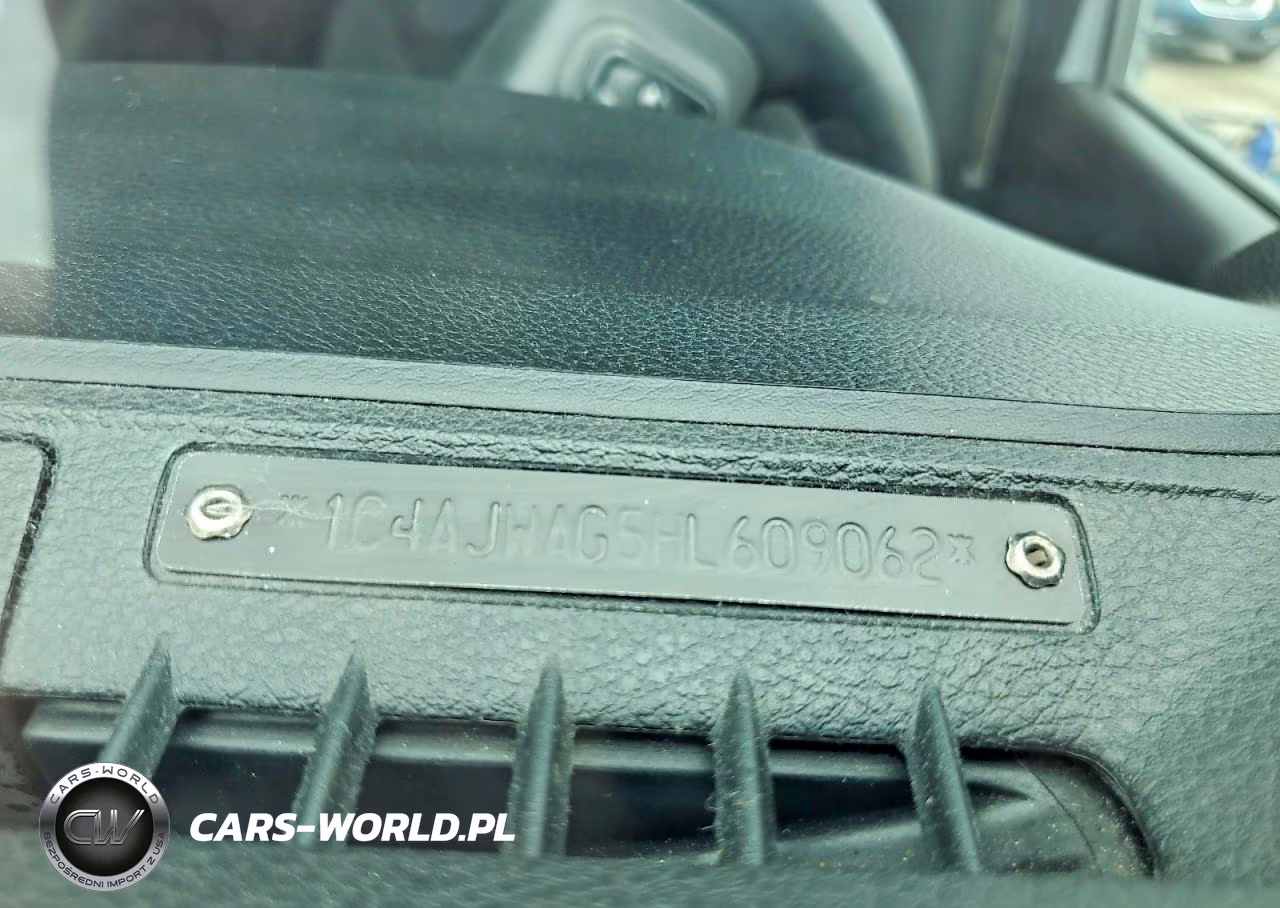 2017 Jeep Wrangler Sport VIN:1C4AJWAG5HL609062 - 12