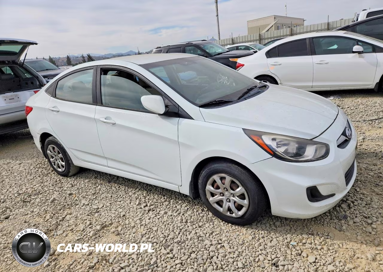 2013 Hyundai Accent Gls VIN:KMHCT4AE3DU284286 - 4