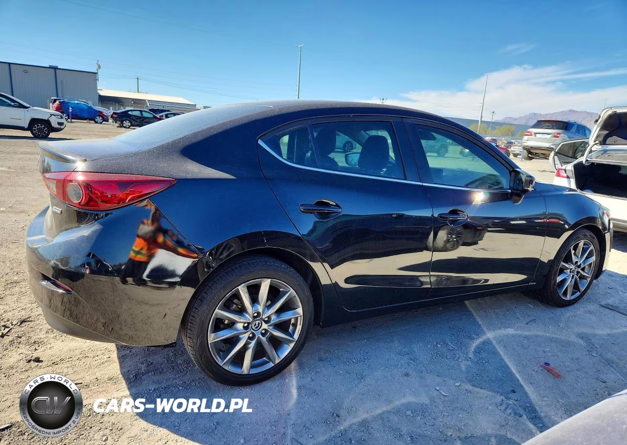 2018 Mazda 3 Touring VIN:3MZBN1V3XJM202939 - 3